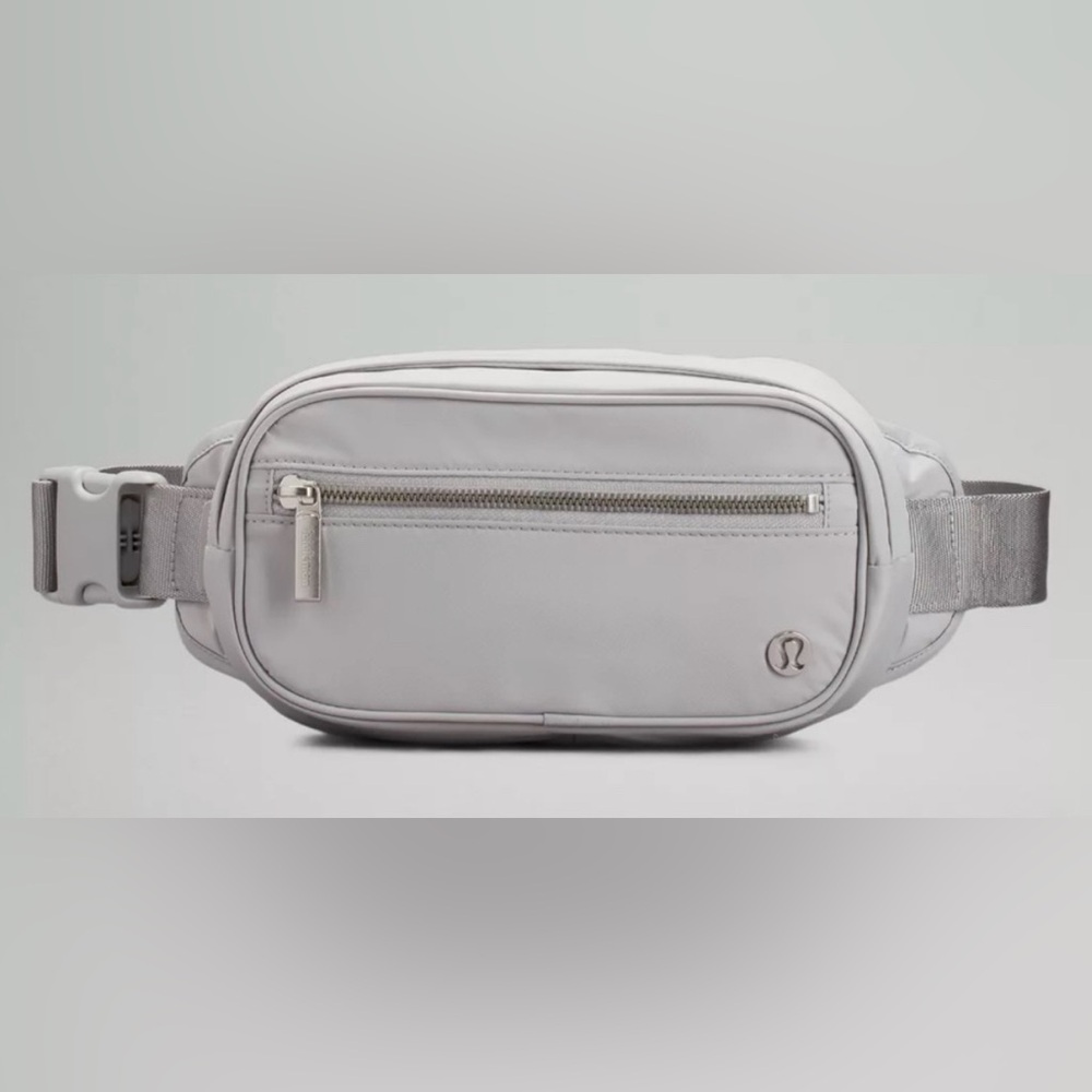 LULULEMON Wunderlust Belt Shoulder Bag Unisex Light Grey Seal